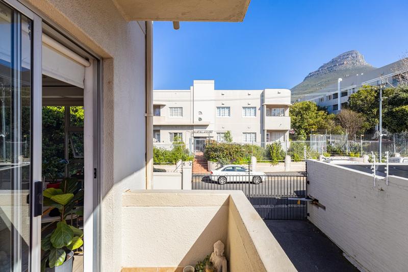 1 Bedroom Property for Sale in Tamboerskloof Western Cape
